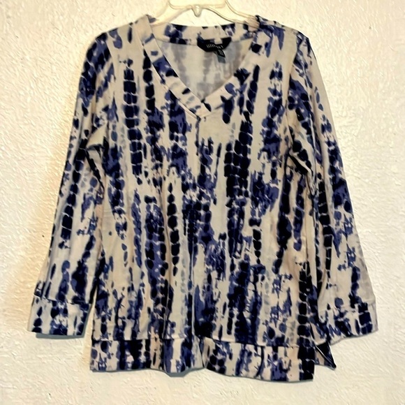 Ellen Tracy blue and white tie-dye, long sleeve, V-neck sweater size small - Picture 1 of 8